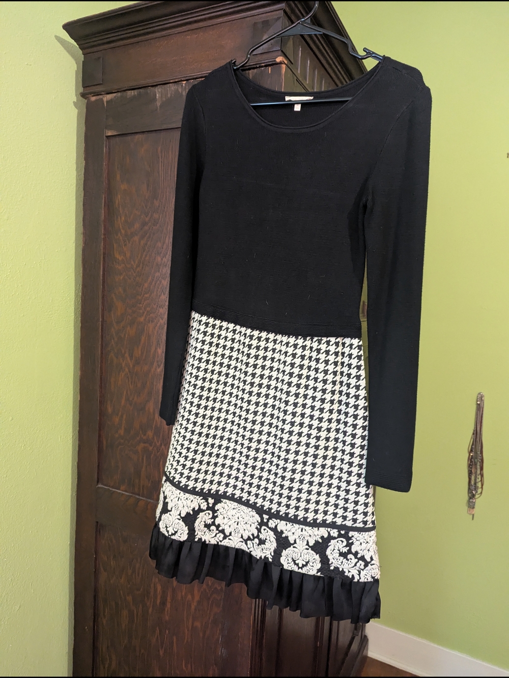 Mystree Black Long-Sleeve Houndstooth & Damask Ruffle Dress